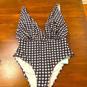 Cupshe black and white gingham one piece swimsuit